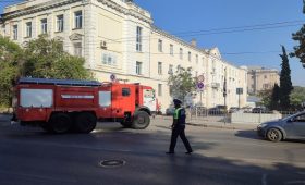 В Севастополе потушили пожар на Севморзаводе после ракетной атаки
