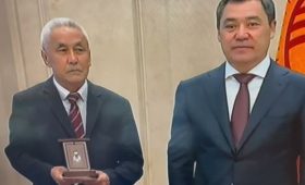 Известный журналист Мундузбек Тентимишев награжден медалью “Данк”