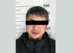 В Бишкеке в маршрутке мужчина забрал телефон у школьницы