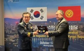 Замглавы МВД провел встречу с главой полиции Кореи
