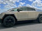 Илон Маск назвал Tesla Cybertruck «могилой» и анонсировал премьеру серийной версии