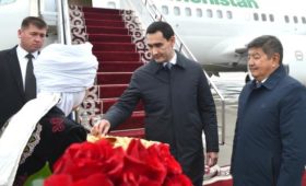 Президент Туркменистана Сердар Бердымухамедов прибыл в Кыргызстан
