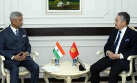 Главы МИД Кыргызстана и Индии провели встречу в Бишкеке