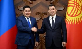 Садыр Жапаров принял премьер-министра Монголии