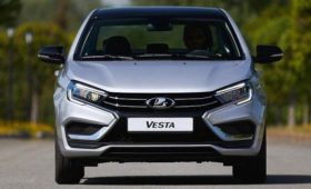 Побогаче и подороже: Lada Vesta получила расширенный список оборудования