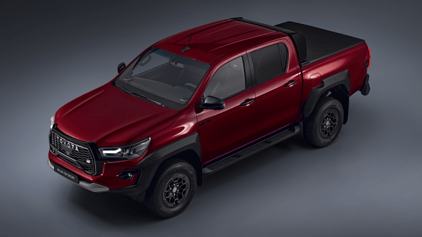 Toyota Hilux GR Sport 2024 модельного года: увеличенный дорожный ...
