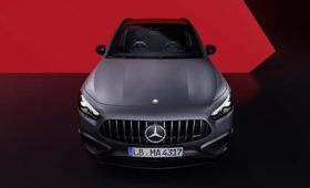 Топовая версия Mercedes-AMG GLA 45 S получила ряд обновок к 2024 модельному году