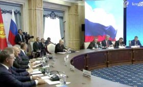 В госрезиденции «Ала-Арча»  кыргызско-российские переговоры продолжаются в закрытом формате 