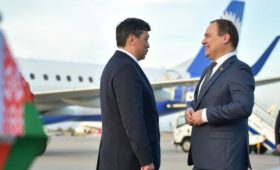 Премьер-министр Беларуси Роман Головченко прибыл в Кыргызстан