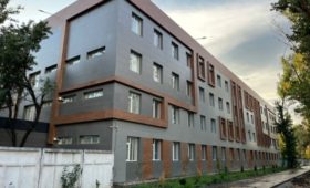 В Бишкеке преобразили фасады зданий общежития МУК и НЭСК