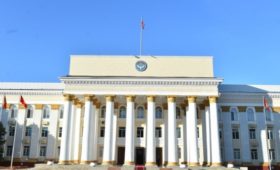 Кабмин сократил 14 штатных единиц в министерствах Кыргызстана