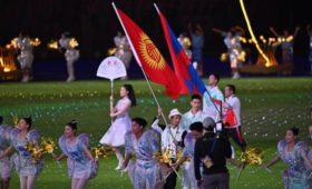 Жоламан Шаршенбеков нес флаг Кыргызстана на закрытии Азиатских игр
