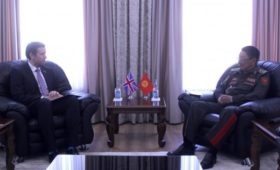 Министр обороны КР встретился с новым Послом Великобритании в КР