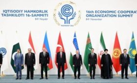 Садыр Жапаров участвует в саммите ОЭС в Ташкенте