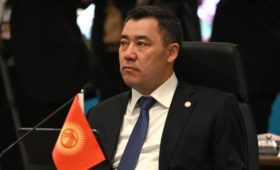 Президент Садыр Жапаров вылетел в Казахстан 