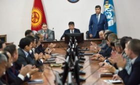 В мэрии Бишкека представили нового мэра Айбека Джунушалиева