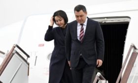 Президент Садыр Жапаров с официальным визитом вылетел в Японию. Состав делегации
