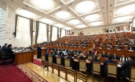 Кабмин с начала работы седьмого созыва Жогорку Кенеша внес 359 законопроектов