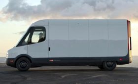 Не Амазоном единым: Rivian запустил свои электрические фургоны в широкую продажу