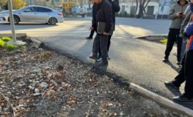В Бишкеке продолжают ремонт тротуаров
