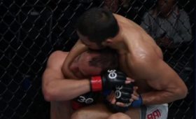 Мыктыбек Оролбай уулу в дебютном бою в UFC использовал редкий прием — залом шеи. Видео