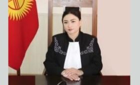 Президент прекратил полномочия судьи Балыкчинского горсуда Индиры Турдумамбетовой в связи с истечением пятилетнего срока