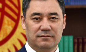 Садыр Жапаров поздравил молодежь Кыргызстана с праздником