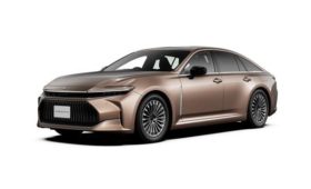 Истинный наследник Toyota Crown выходит на рынок: задний привод и две установки на выбор