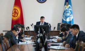 Мэр Бишкека объявил замечание вице-мэру Сазыкулову, строгие выговоры директору и главному инженеру «Бишкекасфальтсервиса» Тумонбаеву и Шаршеналиеву