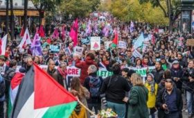 По всему миру тысячи людей вышли на акции в поддержку Палестины (фото)