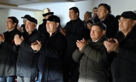 Фото — Президент Садыр Жапаров посетил матч сборных Кыргызстана и Омана