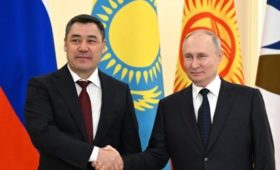 Путин поздравил Жапарова и народ Кыргызстана с Новым годом