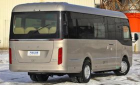 Hongqi Guoyue: китайский VIP-автобус по мотивам легендарной советской «Юности»
