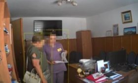 ГКНБ подозревает главу ЦСМ №4 в городе Ош в поборах с пациентов: Она уволилась, 5 работников освобождены от должностей