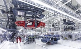 Audi решила продолжить выпускать автомобили с ДВС из-за проблем со спросом на электромобили