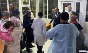 Министр здравоохранения проверил работу приемного отделения детской больницы в Оше