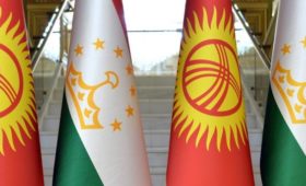 Министры иностранных дел Кыргызстана и Таджикистана провели телефонный разговор