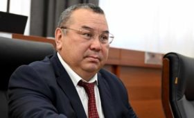 Депутат Тулобаев считает, что представителю президента и Кабмина в парламенте нужно поговорить с медиа-сообществом