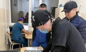 Советник министра здравоохранения ознакомился с работой ряда больниц Бишкека