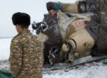 При крушении вертолета в Бишкеке погиб один военный, 8 пострадали