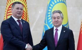 Глава МИД Кыргызстана провел встречу с министром иностранных дел Казахстана
