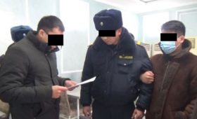 При получении взятки был задержан сотрудник ППС УВД Таласской области