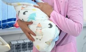 В городе Балыкчы и Тонском районе 31 декабря родилось три младенца: Все весом более 3 кг