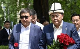 Депутат Тумонбаев сообщил, что между ним и Ташиевым нет разногласий 