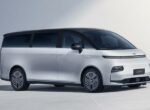 Производитель такси LEVC готовит люксовый микроавтобус для британского рынка: фото прототипа