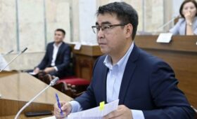 Депутат заявил, что законопроект о СМИ на 95% списан с закона России, и призвал не принимать его в текущей редакции