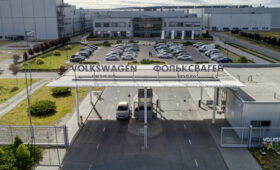 Простой продолжается: бывший завод Volkswagen в Калуге пока так и не перезапустили
