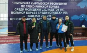 В Бишкеке прошел чемпионат Кыргызстана по вольной борьбе среди девушек