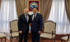 В Бишкек прибыл специальный представитель генсекретаря ООН по ЦА Каху Имнадзе