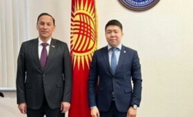 Депутат ЖК ознакомился с деятельностью посольства Кыргызстана в Беларуси
